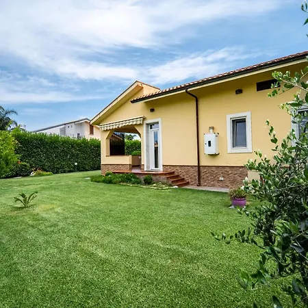 Alma Βίλα Campofelice Di Roccella