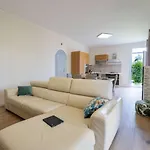 Alma Vila *