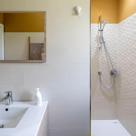 Alma Vila Campofelice Di Roccella